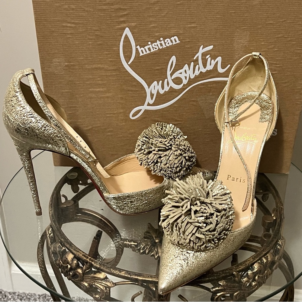 NEW Christian Tsarou Vintage Pom-Pom - size 9 (39)